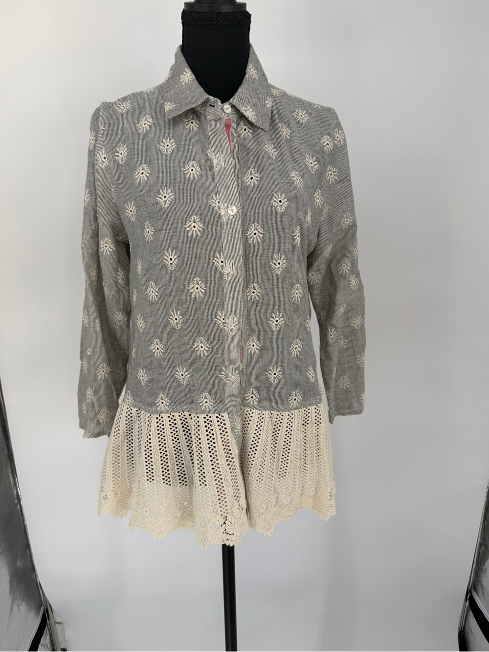 Tru Luxe Jeans Grey Striped Embroidered Lace Peplum Button Down Shirt Small